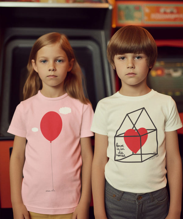 Camiseta niños algodón orgánico. "Love is in da house"
