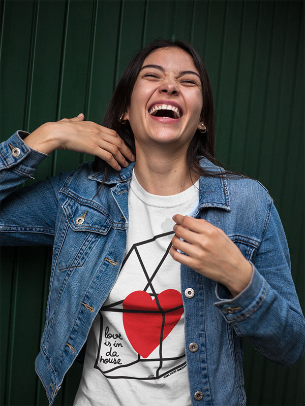 Camiseta Unisex algodón orgánico. "Love is in da house"