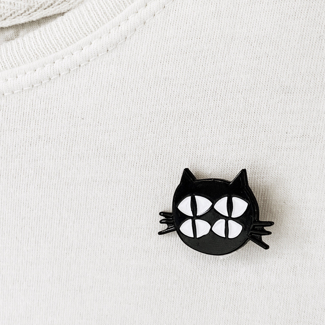 Pin. "Quantum cat" - Visual Poetry Barcelona